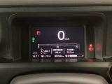 メータは先進的なデジタルメーターを採用!ゆっくりと数字が動くのでとても見やすく表示されます!平均燃費なども表示、エコな運転の手助けをしてくれます!
