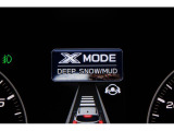 X-MODEは路面に応じてモードを選択するだけで4輪の駆動力やブレーキなどを最適にコントロール。悪路からのスムーズな脱出をサポートします。