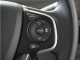 ◆アダプティブクルーズコントロール◆予め設定した車速内でクルマが自動的に加減速。前走車との適切な車間距離を維持しながら追従走行します。【LKAS】車線維持支援システムでステアリング操作を支援。