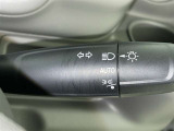 トンネルなど、周囲の明るさの変化でランプ類を自動オン・オフするコンライトです(消し忘れ防止機能付)