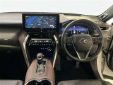 分かりやすく操作しやすい運転席まわりです☆