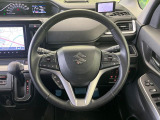 【純正革巻きステアリング】上質な革を使用することで、手にしっかり馴染みとても運転しやすいハンドルです♪