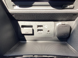 Apple Carplay・Android Auto対応!マツダ コネクト(コマンダーコントロール)でスマートフォンを操作して、通話、音楽を聴いたり、マップで目的地を調べることができます。