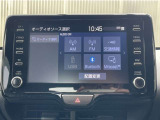 ディスプレイオーディオを装備。スマホと車をつなぐことで、これまでのナビに加えていろんなサービスが楽しめます。