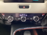 運転席と助手席にシートヒーターが付いています☆寒い時期に腰周りを温めてくれるので体全体が温まりやすいのは勿論、暖房と違い顔に風が当たらないので、乾燥肌やドライアイの方でも大丈夫☆