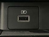 USB電源を装備してます。スマホやタブレットの充電に便利です♪