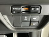 ETC2.0が標準装備です。高速道路の渋滞情報や静止画像提供などをナビとリンクして画面でお知らせします。また、高速道路の一時退出対象インターでは料金据え置きで一時退出もできます
