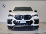 【キドニーグリル】BMWは約90年もの間、ほぼ全ての車両にひと目でBMWだと分かるこの特徴的なフロントグリルが備えられ、デザイン・アイコンとして親しまれてきました。