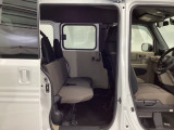 乗車人数や荷物の量、車内での過ごし方に合わせて、シートのレイアウトを変更できます。