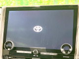 【メーカー純正ナビ】インテリアに溶け込むスタイリッシュな「専用設計」メーカーナビを装備♪視認性や操作性など基本性能にも優れ、より上質なカーライフをお楽しみいただけます。