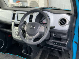 快適に運転できるドライブポジション!運転席シートリフターとシートスライドで、無理のない運転姿勢がとれます。