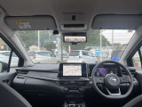 視界広々で運転しやすいインパネ