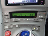 温度設定ができるオートエアコン付