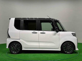 ドアは約90度に開くので荷物も積み込みやすく、乗り降りもしやすい♪ ロングドライブも快適に過ごせる工夫がいっぱいです♪♪