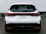 NISMO専用ルーフスポイラー・リヤバンパー・リヤLEDフォグランプ。