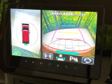 【全方位モニター用カメラ】専用のカメラにより、上から見下ろしたような視点で360度クルマの周囲を確認することができます☆死角部分も確認しやすく、狭い場所での切り返しや駐車もスムーズに行えます。