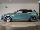 【拘りのFR】BMWが多く採用するFR車。ダイレクトでスポーティな加速感・シャープなハンドリングを実現。縦置きエンジンレイアウトにより、フラットで上質な乗り味です。