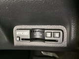 ハンドルの左下にETC2.0がついています。高速道路の料金所の通過も楽々です。 カードの取り出しもしやすい場所についています。