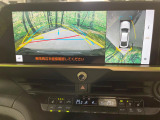 【パノラミックビューモニター】専用のカメラにより、上から見下ろしたような視点で360度クルマの周囲を確認することができます☆死角部分も確認しやすく、狭い場所での切り返しや駐車もスムーズに行えます。