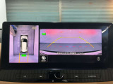 【アラウンドビューモニター】まるでクルマを真上から見ているようなアラウンドビューモニターで運転をサポート。運転席から見えにくい車の四隅や後方もモニターでしっかり見えます。