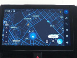 ディスプレイオーディオ(コネクティッドナビ対応)PLUS搭載。T-Connectご契約で2027年12月まで無償で利用できるナビ(期限到来後は有償)と、解約後も利用できる車載ナビが搭載されています。
