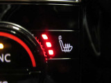 運転席と助手席に加え、後部座席にもシートヒーターを装備しています。冬場は必需品です!