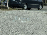 車速やギアポジションなどの情報を運転者の視界前方に表示する「ヘッドアップディスプレイ」を搭載。