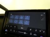 14インチのディスプレイオーディオ装着です。スマホとの通信で様々なサービスが楽しめます。TV視聴にも対応しています。