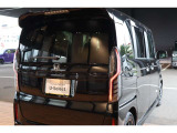 【テールライト】後続車からも視認性の良いテールライト!安全とデザインを両立したリアビューとなってます!