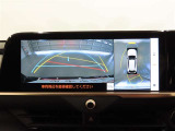 パノラミックビューモニター付きです。車両を上から見たような映像をディスプレイオーディオ画面に表示。運転席からの目視だけでは見にくい、車両周辺の状況をリアルタイムでしっかり確認できます。