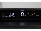 視線移動が少なく疲れにくいセンターメーター!昼間でも夜間でもくっきり見やすいメーターとなっております。