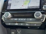 オートエアコンは運転席側と助手席側でそれぞれ自由に温度設定ができます。冬でも快適にドライブできるシートヒーター付きです。