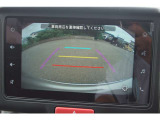 バックカメラ:後方確認がラクにできるので駐車も安心