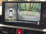 【パノラミックビューモニター】専用のカメラにより、上から見下ろしたような視点で360度クルマの周囲を確認することができます☆死角部分も確認しやすく、狭い場所での切り返しや駐車もスムーズに行えます。