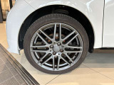 車両は屋内展示しておりますので天候に関係なくごゆっくりコンディションご確認頂けます。車両を倉庫へ保管している場合が御座いますのでご来店前に在庫確認頂けると幸いです。TEL072-784-8800