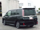 明るく広々、落ち着いた店内では、中古車のご検討・ご購入のほか、携帯電話(au)の購入等、様々なご相談に幅広く応えていきます♪
