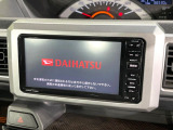 【純正ナビ】人気の純正ナビを装備しております。ナビの使いやすさはもちろん、オーディオ機能も充実!キャンプや旅行はもちろん、通勤や買い物など普段のドライブも楽しくなるはず♪