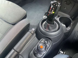 車両の詳細、ご質問につきましては、弊社営業スタッフまでお気軽にご連絡下さいませ。遠方のお客様には実車の詳細画像送信も承ります。