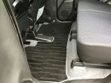足元も広々です