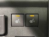 寒い日のドライブを快適にする運転席&助手席シートヒーターが付いてます。アクセサリーソケット(12V/120W)も装備されています。
