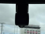 【ドライブレコーダー】映像・音声などの運転中の記録を残します。事故などを起こした起こされた時の証拠になりえますので、もしも時でも安心ですね。