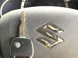 【キーレス】少し離れた場所からでもボタン一つでドアの開錠・施錠ができるのでとっても便利!ドアの鍵穴周りに傷をつけることもありません♪