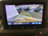 後方確認が便利なバックカメラ搭載、駐車時も安心です!!