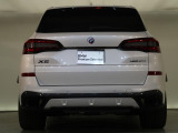 BMWのお車は、走行の安定性とコーナリングの良さを追求し、思い通りにハンドルの操作可能です。試乗車もご用意しておりますので、ぜひ&ldquo;駆け抜ける歓びをご体感ください!