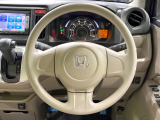 インテリアに合わせたデザインのステアリングは、運転される方のことも考え、運転しやすい形状、大きさです。是非一度、実際に触ってお確かめください。