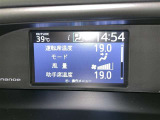 左右独立温度コントロールフルオートエアコンです。運転席、助手席それぞれで独立して温度設定ができます。冷え性の方が乗っても安心ですね♪