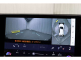 上から車両を見下ろしたような映像をナビゲーション画面に表示する「パノラミックビューモニター(床下透過表示機能付き)も搭載しています。
