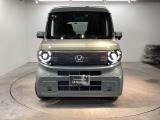 フロントマスクは個性もいっぱい! 人気の車です。