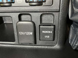 12V/120Wの電源部とメディアプレイヤー接続部です。