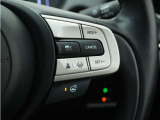◆アダプティブクルーズコントロール◆予め設定した車速内でクルマが自動的に加減速。前走車との適切な車間距離を維持しながら追従走行します。【LKAS】車線維持支援システムでステアリング操作を支援。